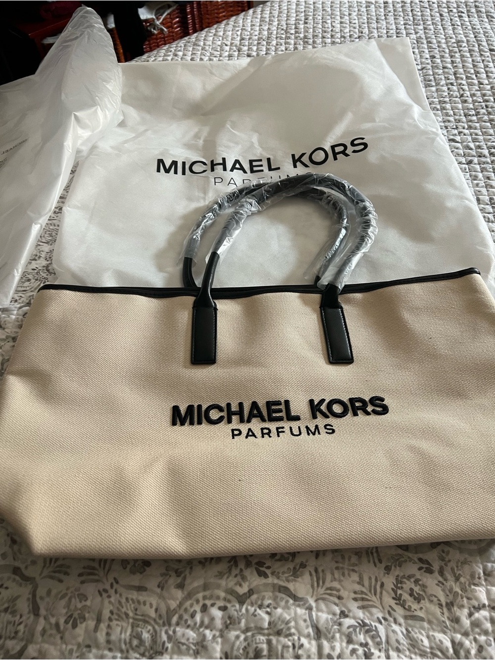 Michael Kors Cream Canvas Tote with Black Trim and Logo by one’s with dust bag - Picture 4 of 4